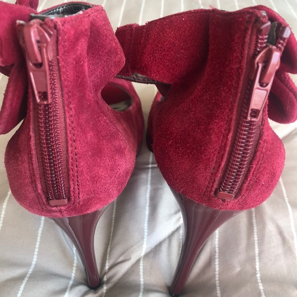 Carlos Santana Libation suede heels. - Picture 8 of 8